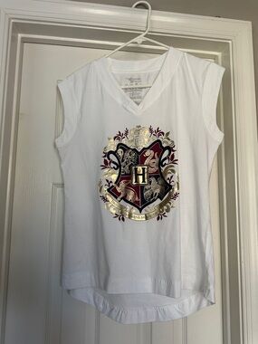 wizarding world of Harry Potter Hogwarts shirt